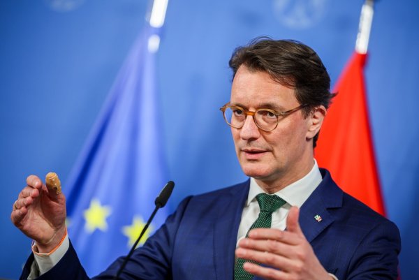 Nach der Regierungsbildung brauche es eine ehrliche Analyse zum Wahlkampf, forderte Hendrik Wüst. (Archivbild) - © Christoph Reichwein/dpa