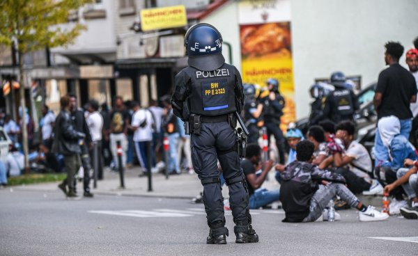 Die gewaltsamen Proteste richteten sich gegen Veranstaltungen in Zusammenhang mit Eritrea. (Archivbild) - © Jason Tschepljakow/dpa