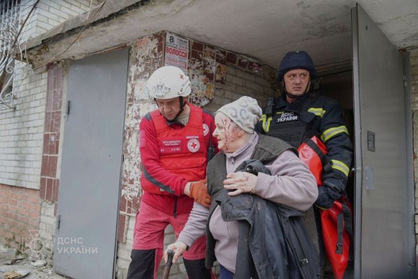 Für die Zivilbevölkerung in der Ukraine wäre eine Waffenruhe eine große Erleichterung. - © Uncredited/Ukrainian Emergency Service/AP/dpa