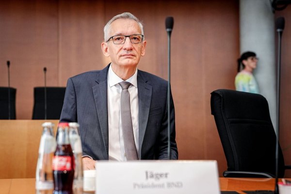 BND-Präsident Martin Jäger warnt vor einer Eskalation mit Russland: «Wir stehen schon heute im Feuer.» - © Kay Nietfeld/dpa