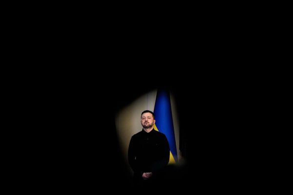 Der ukrainische Präsident Wolodymyr Selenskyj hofft weiter auf die Lieferung von US-amerikanischen Marschflugkörpern, um Ziele im russischen Hinterland angreifen zu können. - © Julia Demaree Nikhinson/AP/dpa