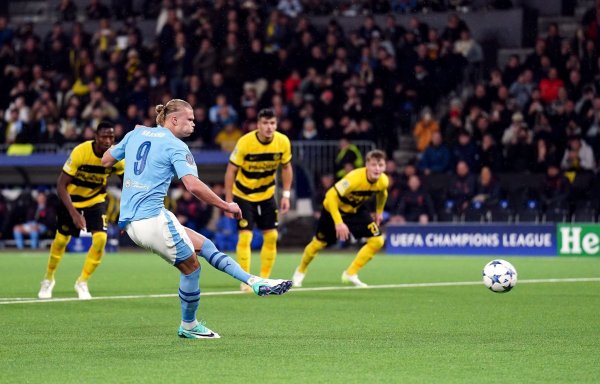 Ex-BVB-Torjäger Erling Haaland brachte Titelverteidiger Manchester City in Bern auf die Siegerstraße. - © Zac Goodwin/PA Wire/dpa