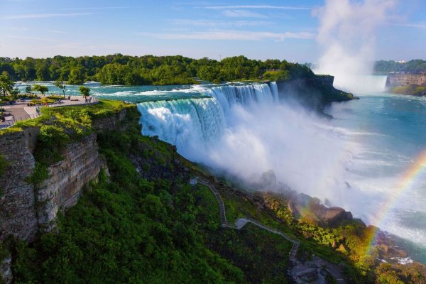 Auch bei den weltberühmten Niagarafällen wird die Sonnenfinsternis zu sehen sein - vorausgesetzt, der Himmel ist wolkenlos. - © Gary Hodges/Visit The USA/Gary Hodges/Visit The USA/dpa
