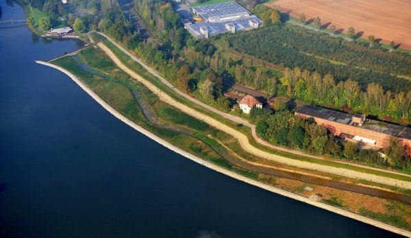 Blick von Oben: Die Umflutarbeiten dauern noch bis ins nächste Jahr an. - © privat