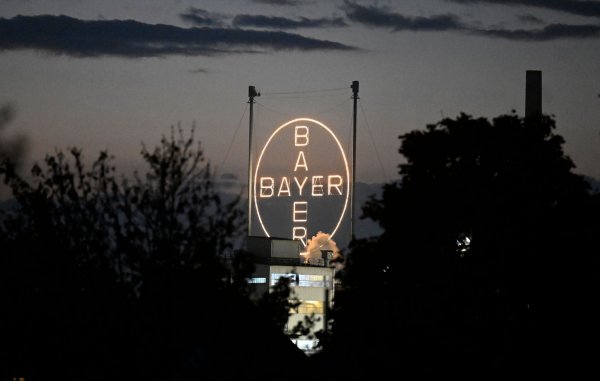 Das Unternehmen Bayer verkauft den Großteil seiner Kunstwerke. (Archivbild) - © Roberto Pfeil/dpa