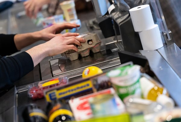 Viele Lebensmittel in Deutschland sind seit 2020 teurer geworden. - © Sven Hoppe/dpa