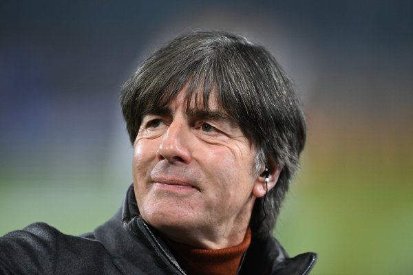 Ex-Bundestrainer Joachim Löw tippt im Meisterkampf auf Bayern München. - © Swen Pförtner/dpa