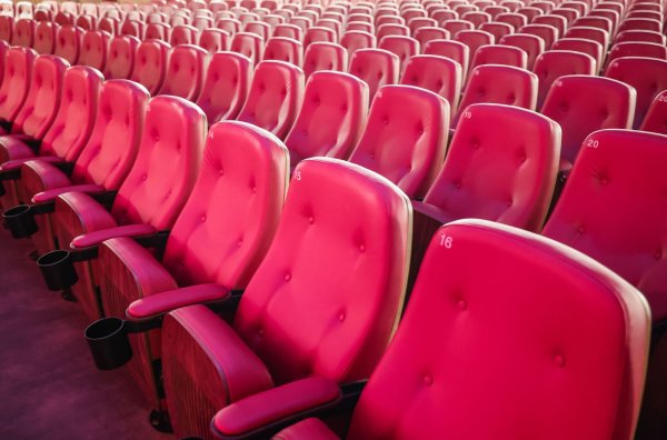Im Jahr 2024 wurden rund 90,1 Millionen Kino-Tickets verkauft. (Illustration) - © Oliver Berg/dpa