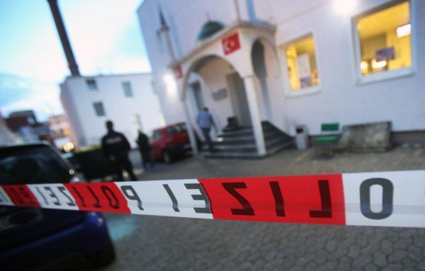 Moschee: Die Polizei sperrte das Gelände an der Herforder Straße ab. - © Sarah Jonek