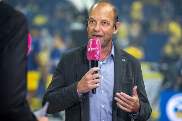 Alba-Manager Marco Baldi wünscht sich Veränderungen im Umgang mit Spielerwechseln in die NBA. - © Andreas Gora/dpa