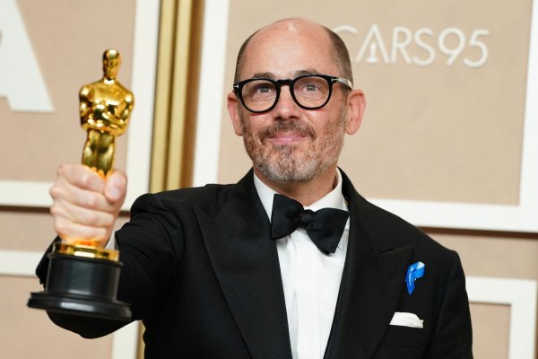 Edward Berger hat mit seinem Film «Konklave» gute Chancen bei den Golden Globes. (Archivfoto) - © Jordan Strauss/AP/dpa