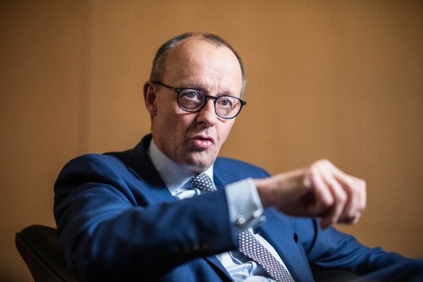 «Wir haben es mit einem veritablen Problem mangelnder Integration junger Menschen zu tun»: Friedrich Merz: - © Michael Kappeler/dpa