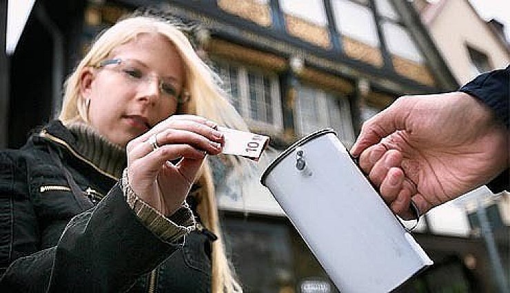 Die Tricks der falschen Spendensammler - © OWL
