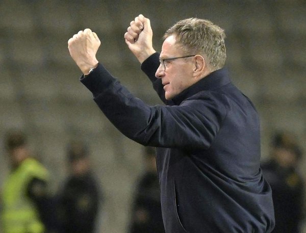 Österreichs Trainer Ralf Rangnick hat sich mit seinem Team vorzeitig die EM qualifiziert. - © Robert Jaeger/APA/dpa