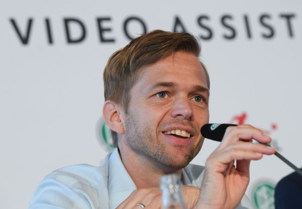 Jochen Drees ist beim DFB der Projektleiter Video Assist. - © Arne Dedert/dpa