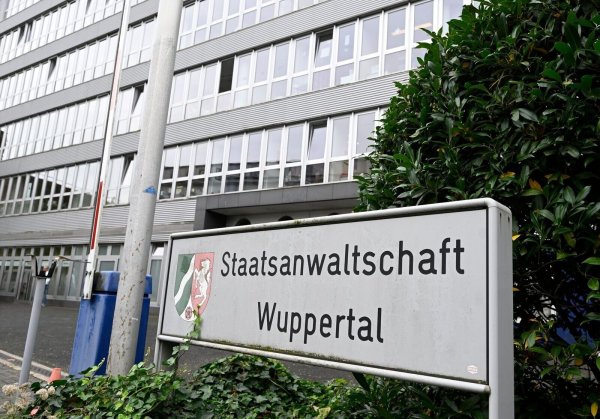 Kommissar Zufall hat Korruptionsermittlern in Wuppertal geholfen. (Symbolbild) - © Roberto Pfeil/dpa