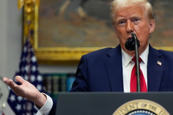 US-Präsident Donald Trump fordert für den russischen Angriffskrieg gegen die Ukraine eine Verhandlungslösung - mit Nachdruck. - © Julia Demaree Nikhinson/AP/dpa