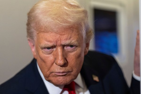 Trump schießt immer wieder mit Kritik gegen Medien - nun beleidigt er eine Journalistin der «New York Times». - © Alex Brandon/AP/dpa