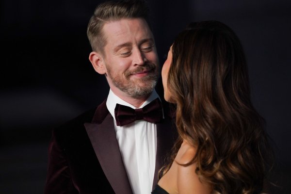 Macaulay Culkin ist mit der Schauspielerin Brenda Song zusammen. (Archivbild) - © Jordan Strauss/Invision/AP/dpa