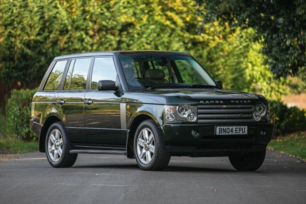 Queen Elizabeth II. fuhr den 2004 Range Rover früher selbst. - © Iconic Auctioneers/dpa