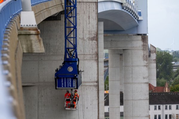 Jede Brücke in Deutschland durchläuft alle sechs Jahre eine Hautüberprüfung. (Archivfoto) - © Stefan Sauer/dpa