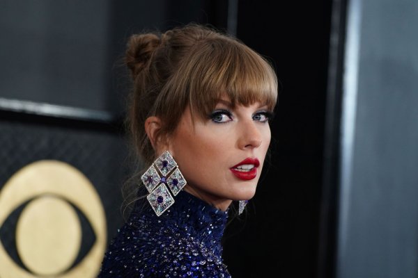Superstar Taylor Swift sorgte für die Überraschung des Abends. (Archivbild) - © Jordan Strauss/AP/dpa