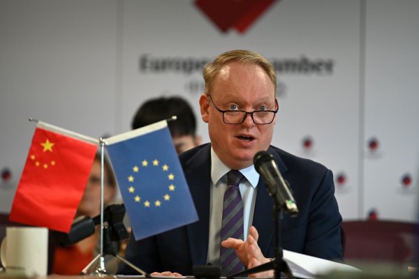 Die EU-Handelskammer fürchtet, dass ausländische Firmen in China nicht weiter investieren und ihre Produktion verlagen. - © Johannes Neudecker/dpa