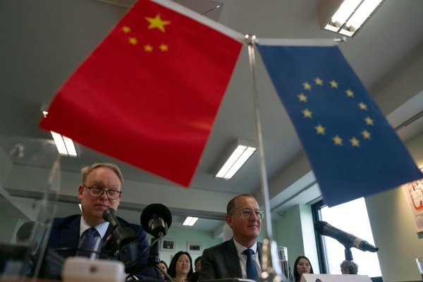 Die EU-Handelskammer in China fordert von Peking, Reformen tatsächlich umzusetzen statt diese nur zuzusagen. (Archivbild) - © Ng Han Guan/AP/dpa