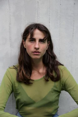 Der Preis für Schriftstellerin Nora Schramm wird am 15. Januar im Literaturhaus Hamburg übergeben. - © Stefanie Kulisch/Matthes & Seitz Berlin/dpa