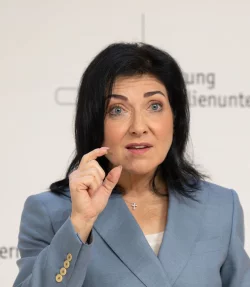 Wirtschaftsministerin Katherina Reiche (CDU) wirbt für den geplanten Bau von Gaskraftwerken. - © Soeren Stache/dpa