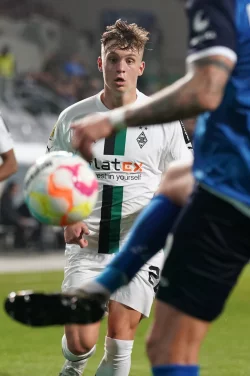 Gladbachs Luca Netz in Aktion. - &copy; Thomas Frey/Deutsche Presse-Agentur GmbH/dpa/Archivbild