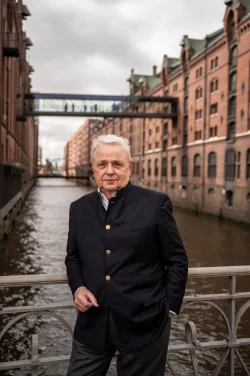 Klaus-Peter Schulenberg leitet den Ticketanbieter Eventim. (Handout) - &copy; Daniel Pilar/Eventim/dpa