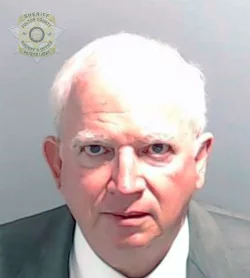Dieses Polizeifoto oder auch &laquo;mug shot&raquo; zeigt John Eastman, einen ehemaligen Anwalt des US-Pr&auml;sidenten Trump. - &copy; Uncredited/Fulton County Sheriff\\\'s Office/AP/dpa