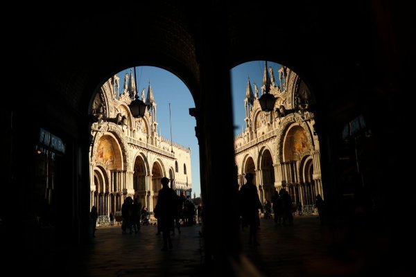 Venedig: Markusplatz - © Foto: Francisco Seco/AP/dpa