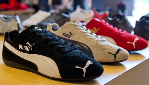 Puma will mit seinem Kult-Schuh «Speedcat» an der Retro-Welle mitverdienen (Archivbild). - © picture alliance / dpa