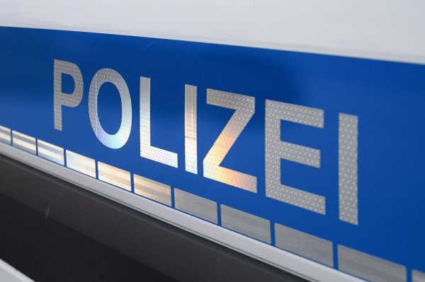 Die Einbrecher-Gruppe wurde durch die örtliche Polizei in Viersen festgenommen (Archivbild) - © Daniel Vogl/dpa