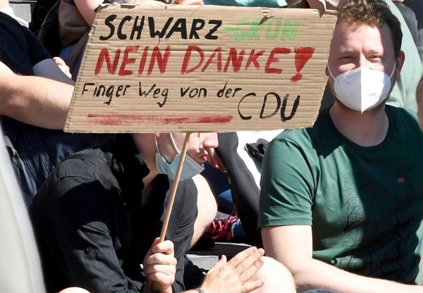 Civey-Umfrage: Mehrheit will Union in die Opposition schicken - © Foto: Roberto Pfeil/dpa