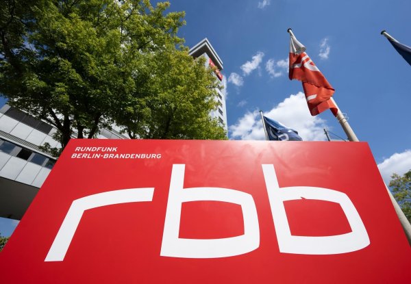 - © Monika Skolimowska/dpa