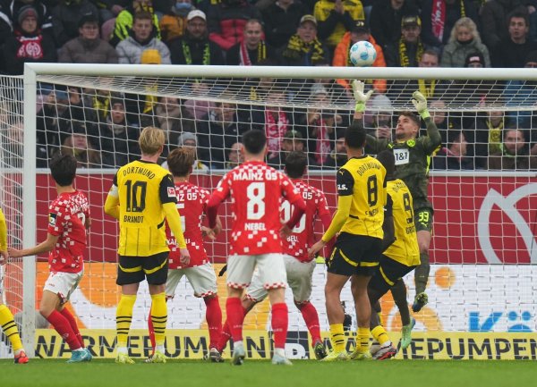 Borussia Dortmund wartet weiter auf den ersten Auswärtssieg der Saison. - © Thomas Frey/dpa