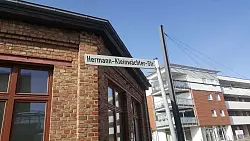 Fehler in Bielefelder Stra&szlig;enschild. - &copy; Dennis Rother