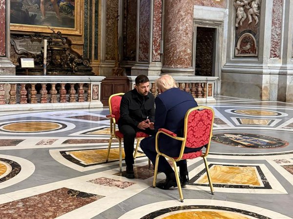 Trump und Selenskyj im Gespräch. - © Uncredited/Ukrainian Presidential Press Service/AP/dpa