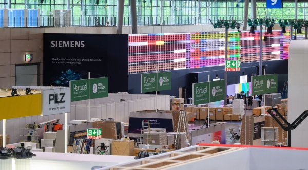 - © Julian Stratenschulte/dpa