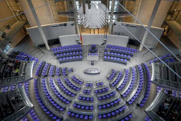 Debatte über Reform der Schuldenbremse noch durch den alten Bundestag. (Archivbild) - © Kay Nietfeld/dpa