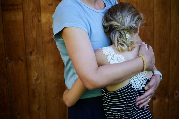 Psychische Probleme bei Kindern sollten ernst genommen werden: Um eine rechtzeitige Behandlung zu ermöglichen, müssen Eltern aufmerksam sein, professionelle Hilfe suchen und nicht zu lange abwarten. - © Annette Riedl/dpa/dpa-tmn