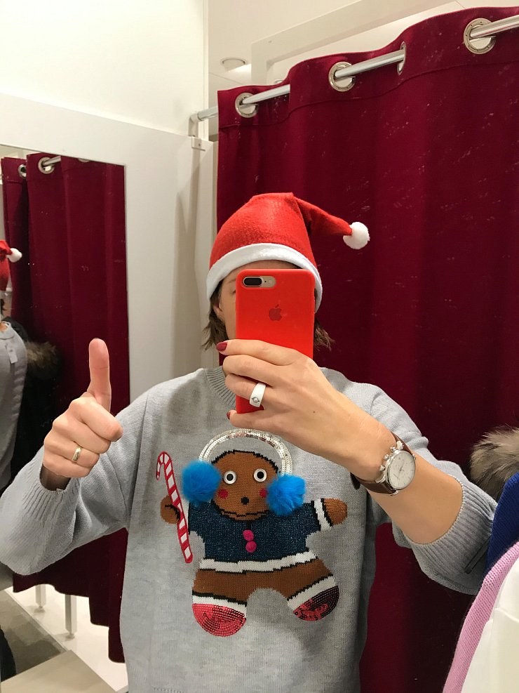 Ein Lebkuchenmännchen mit flauschigen Ohrenschützern. - © Sandra Castrup