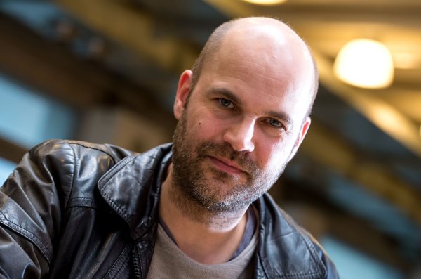 Nicolas Stemann hat bereits an zahlreichen bedeutenden Bühnen im deutschsprachigen Raum inszeniert. (Foto Archiv) - © picture alliance / dpa