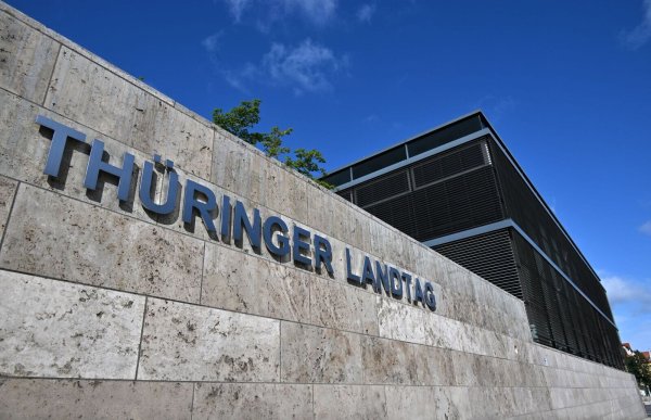 Thüringens Landtag trifft sich zu seiner ersten, wahrscheinlich turbulenten Sitzung (Archivbild). - © Martin Schutt/dpa