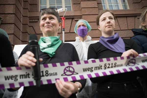 Die Diskussion über den § 218 wird schon seit Jahrzehnten erbittert geführt. - © Sebastian Christoph Gollnow/dpa