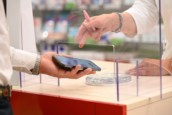 Die Einführung des E-Rezepts - © Foto: Mohssen Assanimoghaddam/dpa