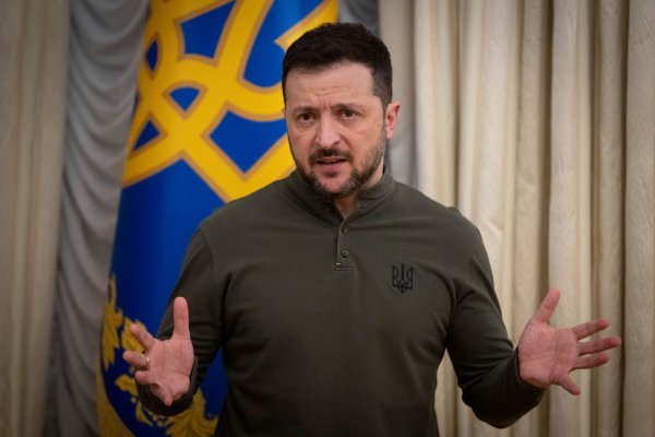 Der ukrainische Präsident Wolodymyr Selenskyj kündigt wichtige Gespräche mit internationalen Partnern in den kommenden Tagen an. - © Efrem Lukatsky/AP/dpa